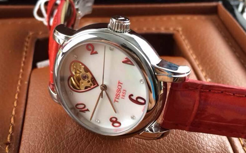 天梭手表的表带类型(天梭手表有多少种表带类型)(图) 天梭手表的表带类型(天梭手表有多少种表带类型)(图)