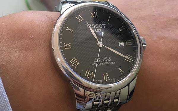 天梭表带磨损别犯愁,专业处理更靠谱!(图) 天梭表带磨损别犯愁,专业处理更靠谱!(图)